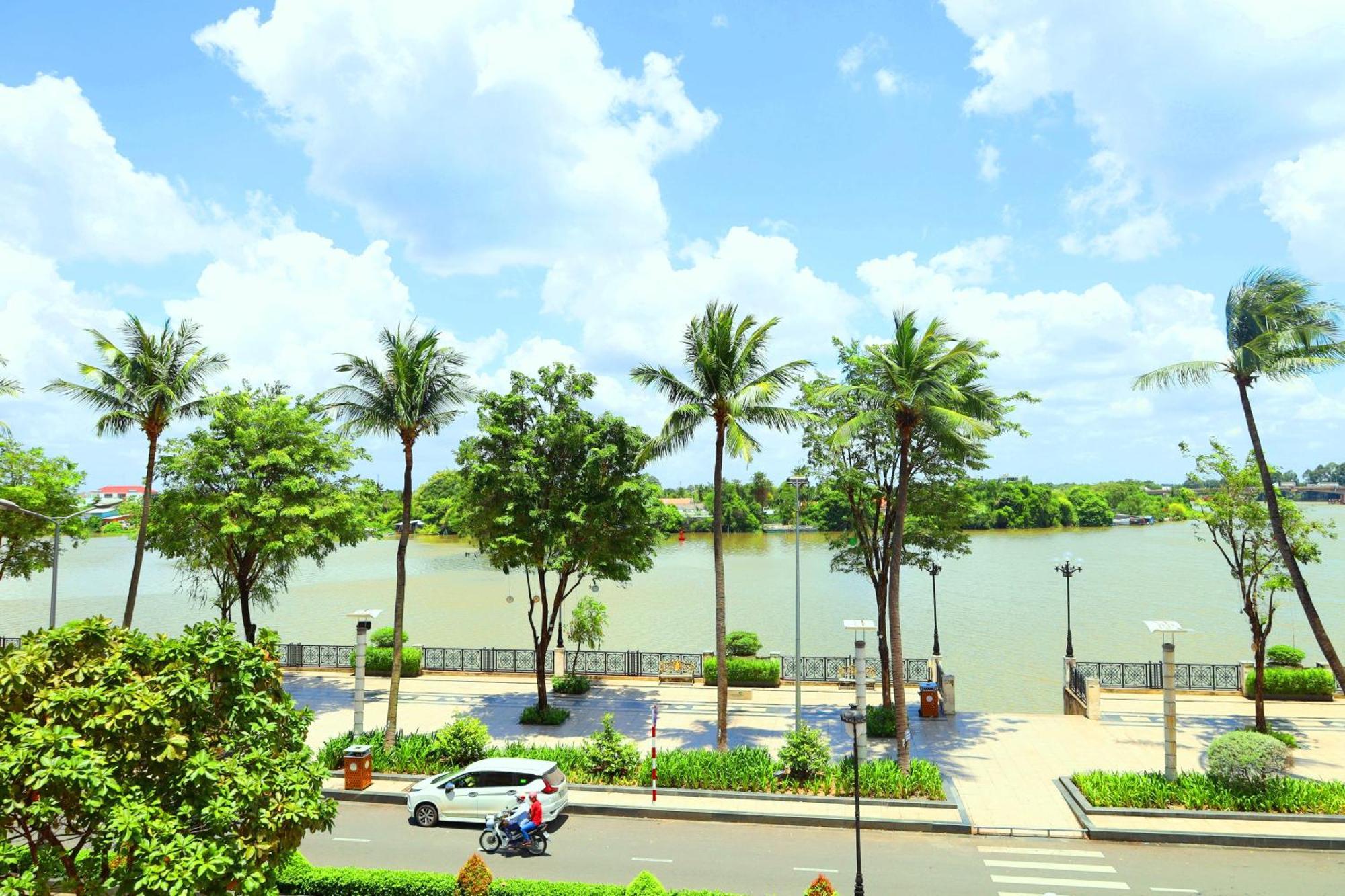 Bcons Riverside Hotel Binh Duong Thu Dau Mot Экстерьер фото