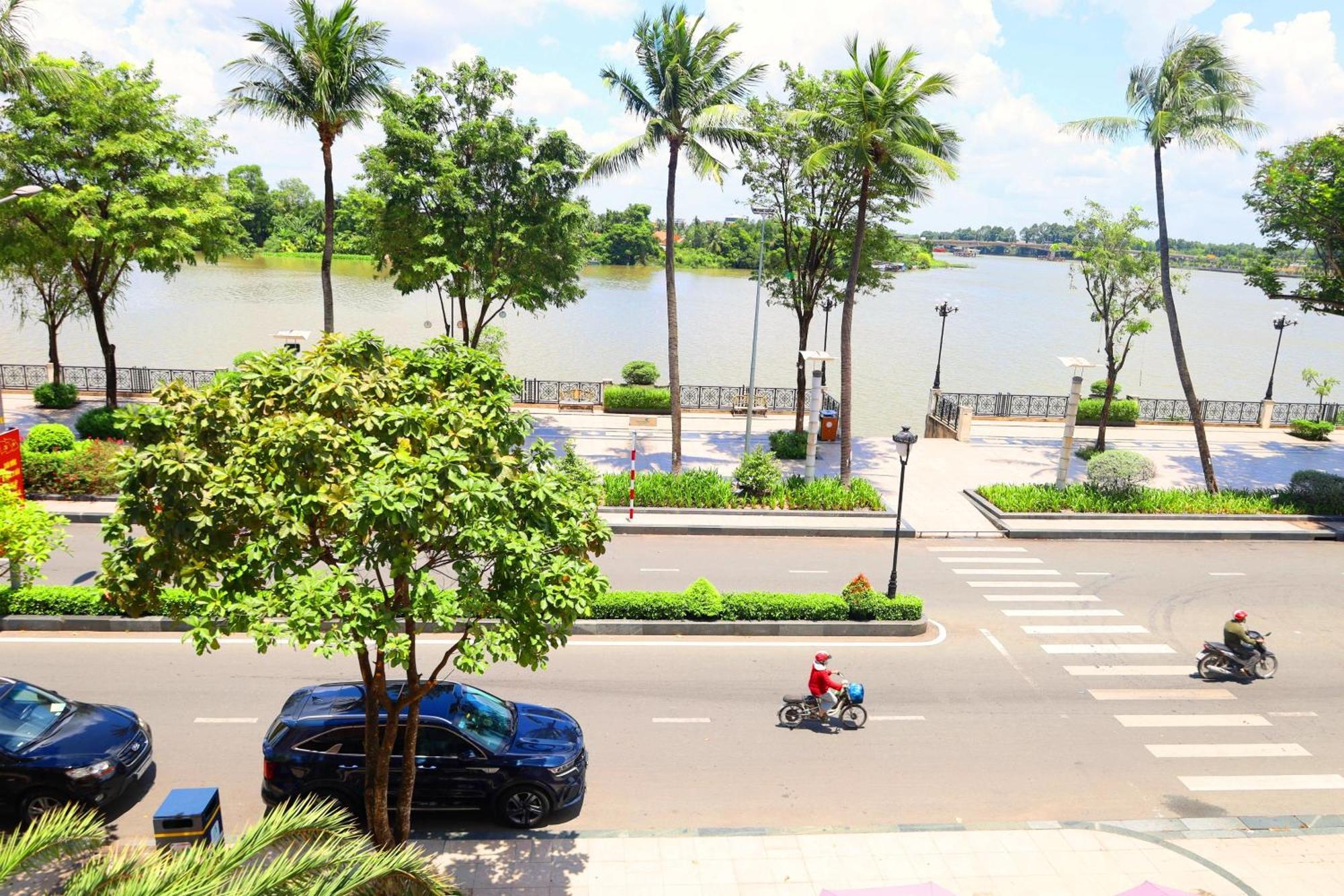 Bcons Riverside Hotel Binh Duong Thu Dau Mot Экстерьер фото
